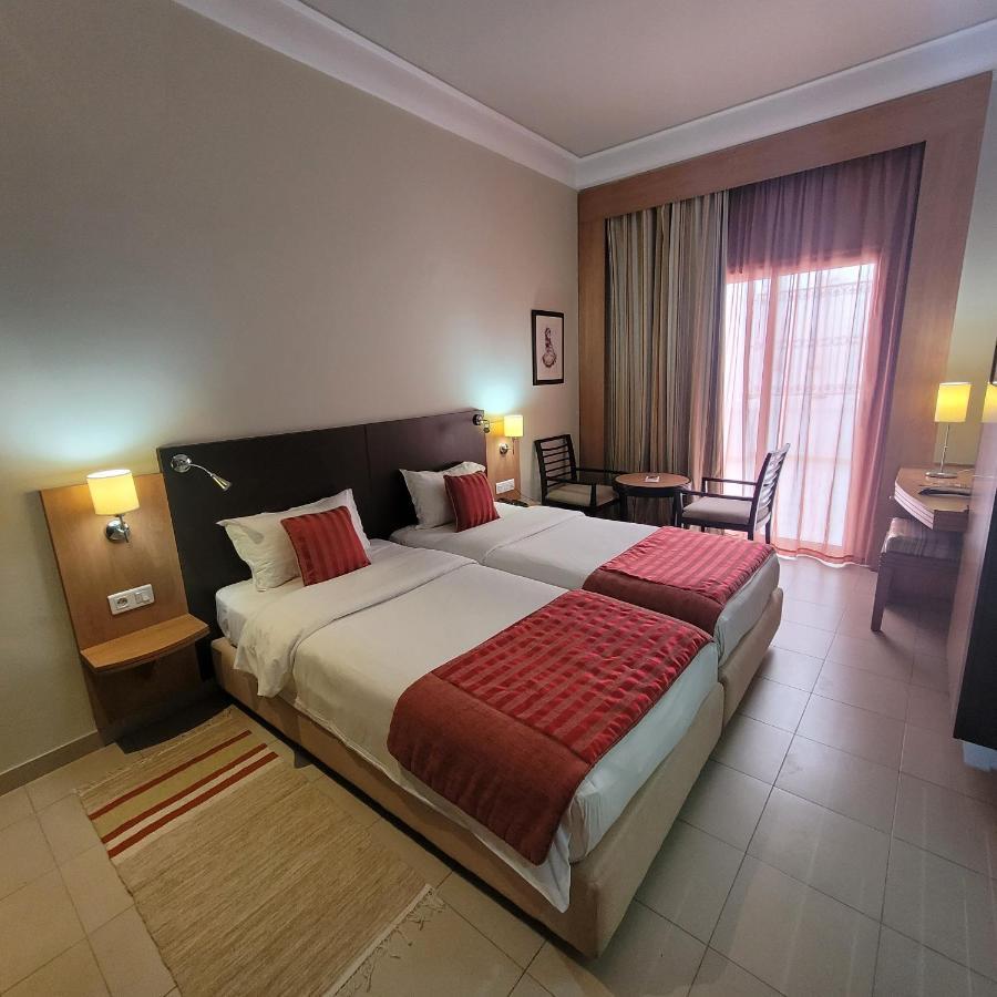 Hotel Tiba Tunis Exterior photo