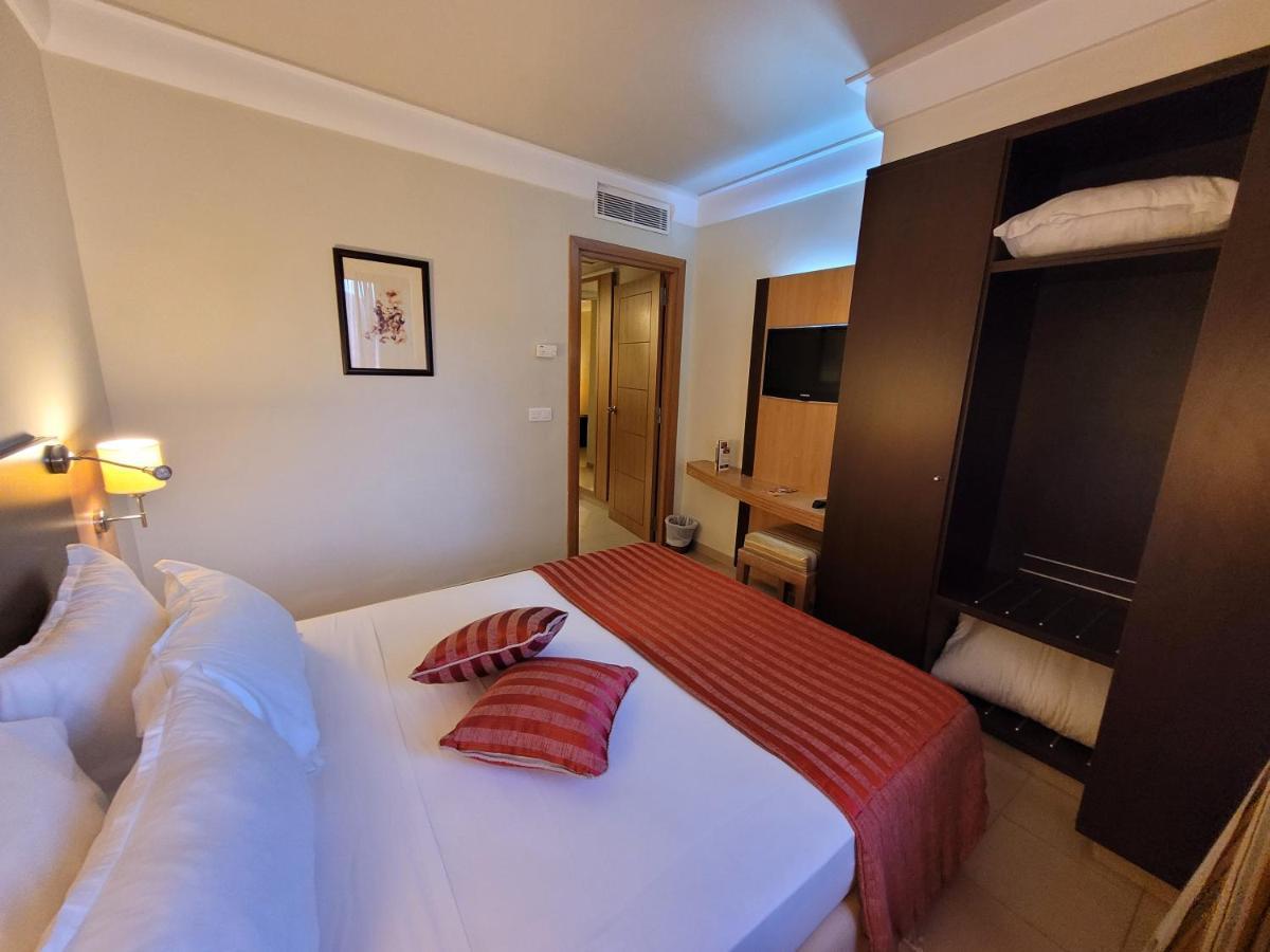 Hotel Tiba Tunis Exterior photo